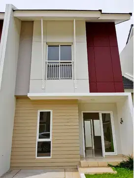 Dijual cepat rumah 2 lantai sumarecon karawang harga nego