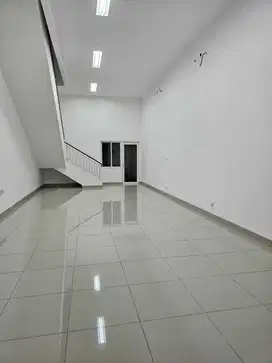 Disewakan Ruko Darwin hadap jalan raya 3 lantai 5x18 Gading serpong