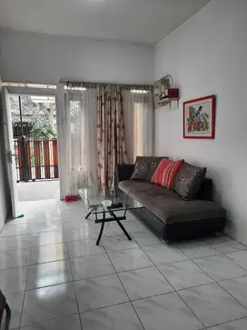 42,5 jt Disewakan Rumah Taman Holis Indah  lt 90  lb 140 kt 4 km 2