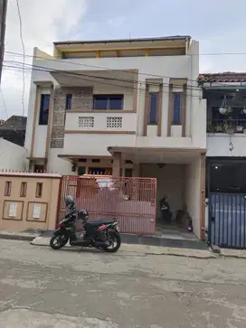 MURAH Rumah minimalis 2 lantai harga 930 di Margahayu buahbatu Bandung