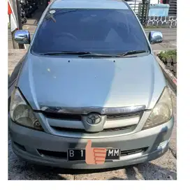 Toyota Kijang Innova 2005 Bensin