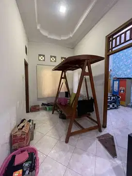 Rumah Tinggal Asri Tepi Jalan Aspal dekat Terminal  Giwangan