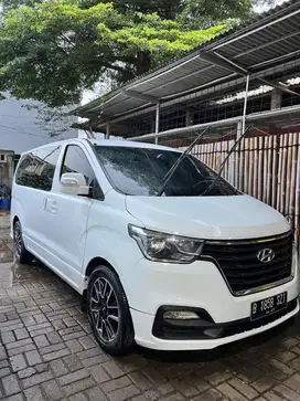 HYUNDAI H1 SOLAR 2012 NEW FACELIFT !! LOW KM!! SANGAT TERAWAT!!