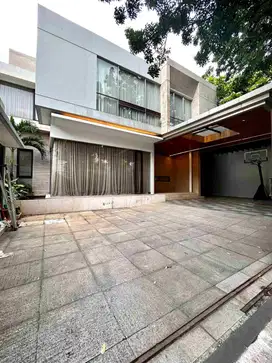 Rumah mewah + Private Pool Akses Bagus Dekat Ecopark