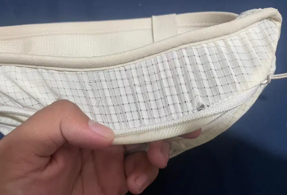 ⚪️ The North Face (TNF) Runbelt/Runbag White Putih Tulang