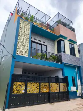Dikontrakan Rumah Full Furnished 7 Kamar – Lokasi Strategis Tanah Baru