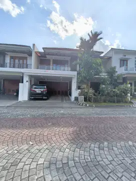 Dekat UGM ; Rumah Jogja Dijual Dalam Perumahan Mewah Di Bale Hinggil