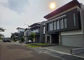 Rumah Sultan di Summarecon Bandung dkt Tol Gedebage Al Azhar ITB