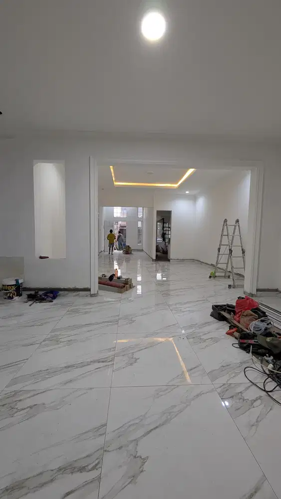 RUMAH DI CITRA GRAND, BARU RENOVASI, HARGA MENARIK