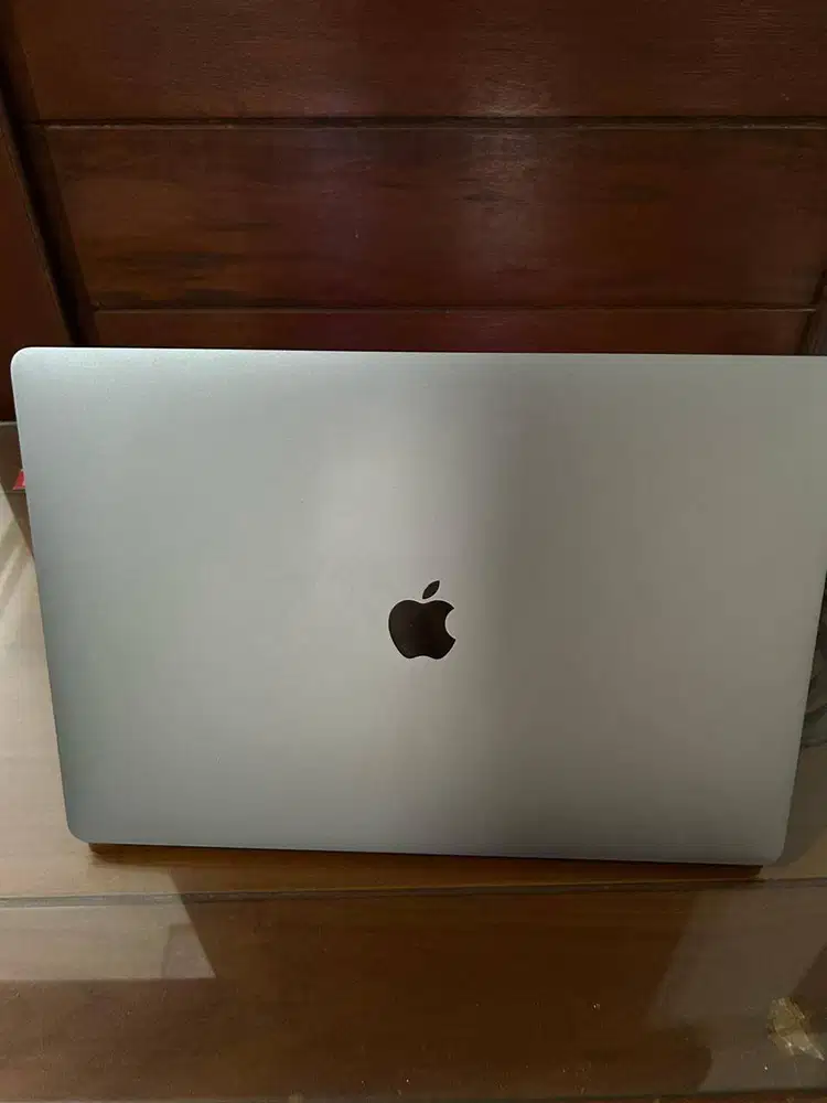 MacBook Pro 16-inch (2019) Intel Core i7 (9th Gen)512GB SSD