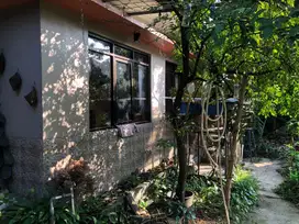 Rumah 4 Kamar Luas dan Nyaman di Solokan Jeruk SHM