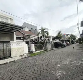 Rumah  mewah Baru Gress di Ketintang