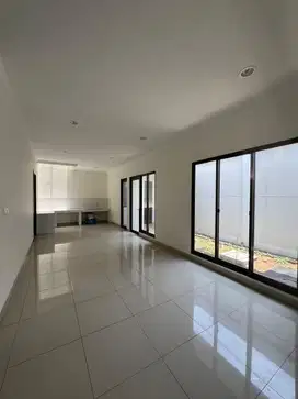 Dijual termurah dan langka rumah Summarecon btari harga 3,4M nego