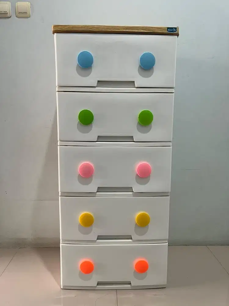 Lemari plastik second