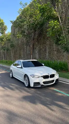 BMW 328i 2015 Bensin