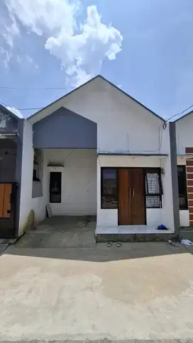 Rumah murah akses mobil one gate sistem di Cibinong