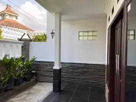 Rumah Mewah Istimewa dekat RSIA Puri Bunda, Kawasan Sulfat Kota Malang