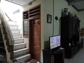 Dijual kos-kosan 4 lantai dengan lokasi strategis Kebon Jeruk