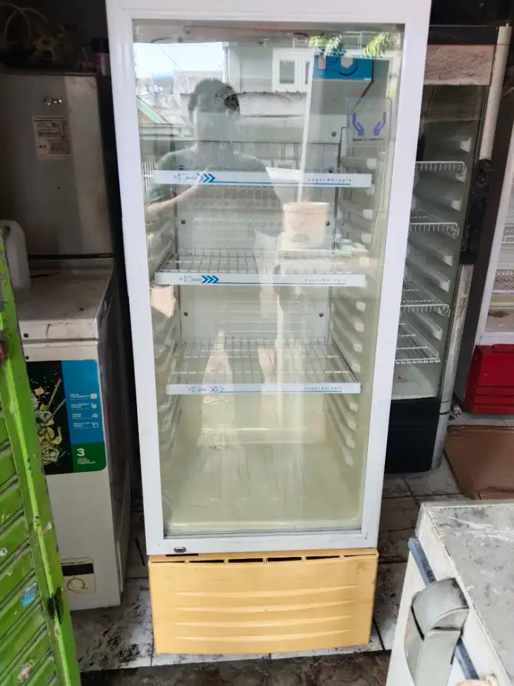 Showcase midea normal dingin siap pakai
