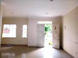 Dijual Rumah di Green Lake City europe uk. 8x17 harga 3.6M nego