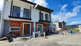 Rumah Villa Mewah Berkonsep Modern jawa Hdekat alun alun Kota Batu