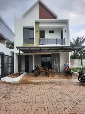 RUMAH 2 LANTAI DALAM CLUSTER TERMURAH FREE SEMUA BIAYA