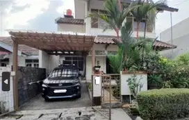 Rumah 2 Lantai Bagus di Villa Delima. Semi Furnished.