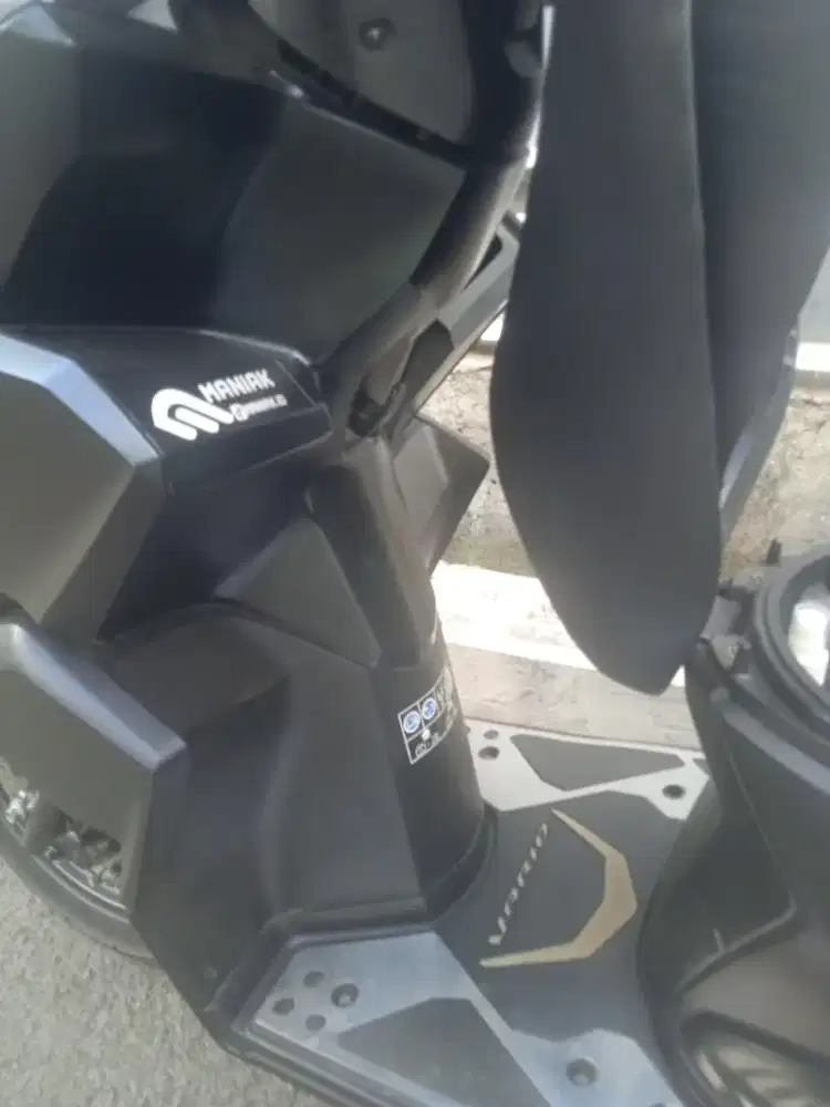 Vario 160 CBS warna hitam doff