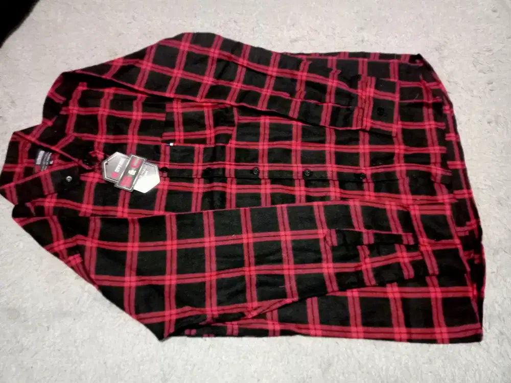 Kemeja lengan panjang