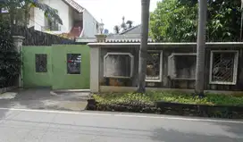 Rumah Lama di Jatipadang Utara, Hanya 13 Menit ke Tol Ampera