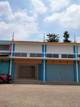 Kios Luas Dan Nyaman Strategis  Di Kawasan Perumahan Limus Pratama