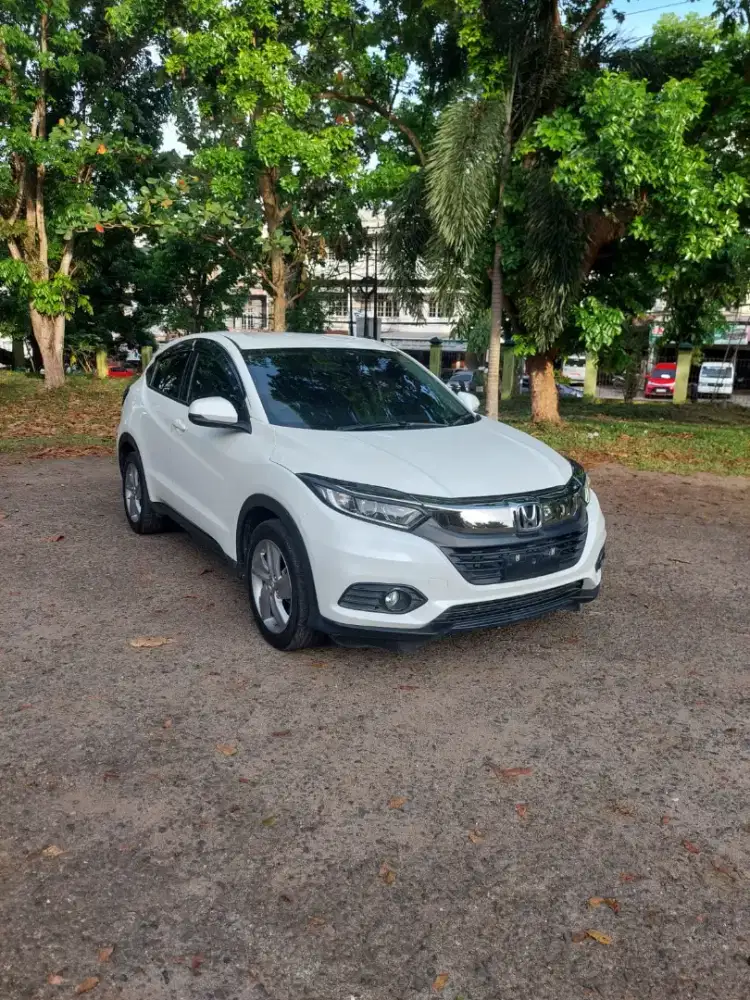 DIJUAL CASH / KREDIT Honda HR-V 1,5 S Manual Tahun 2021