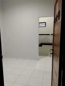 TINGGAL SISA 1 KAMAR KOST KOSTAN DEKAT UBERTOS MALL UJUNG BERUNG
