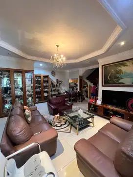 TURUN HARGA! Rumah Strategis di Kayu Putih Desain Interior LT 200m2