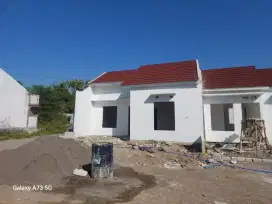 RUMAH DI DEKAT UNDIP 100 JT'AN