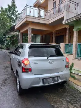 Toyota etios valco E manual 2013