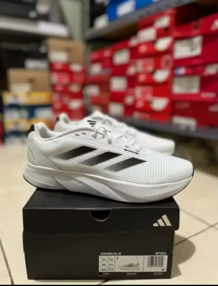 Sepatu Adidas duramo size 41 dan 42 murah