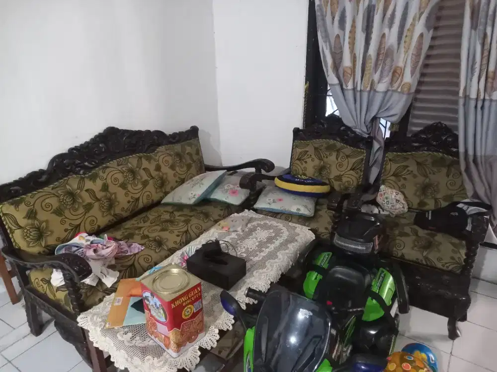 Kursi jati tua satu set