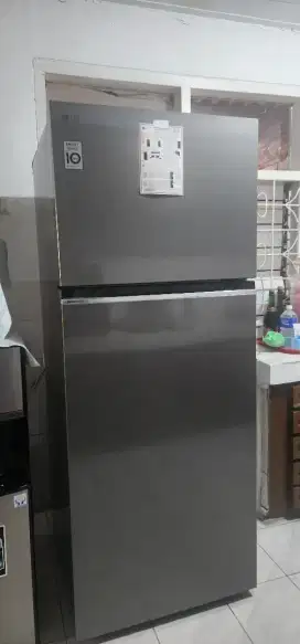JUAL CEPAT KULKAS BARU LG, GAJADI PAKE
