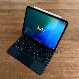 M1 iPad Pro 11 inch 128 GB + Apple Magic Keyboard + Apple Pencil