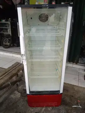 Dijual cepat Showcase