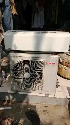 Dijual ac 1/2pk merk toshiba