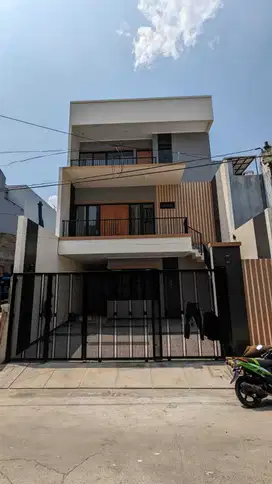 Rumah Cantik 3.5 lantai Muara Karang, siap huni, bisa KPR
