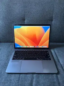 Macbook Pro 13 Inch 2017 i5 256GB