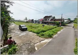 Dekat Stadion Maguwoharjo, dekat Kampus dan perkantoran, siap AJB