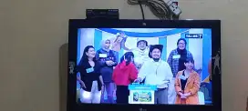 TV LED Second Merk LG Ukuran 32 inchi include Set Top Box, No Bracket