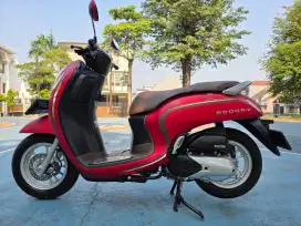 Dijual Honda Scoopy Stylish Merah 2023 Kilometer 700KM