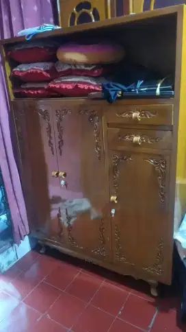 Properti Berbahan jati