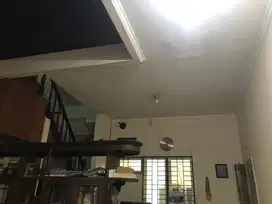 rumah 2 lantai didalam perumahan didaerah medan johor karya kasih