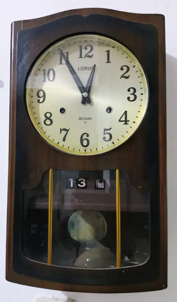 Jam dinding kuno